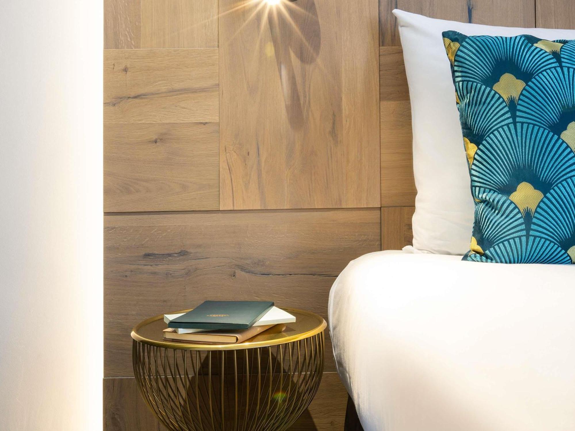 Mercure Centre Hotel 4*